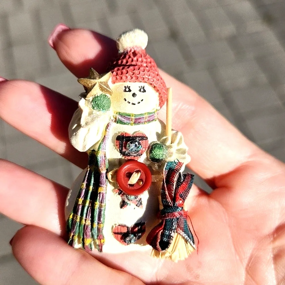 Anthropologie Resin Mixed Media Snowman Brooch